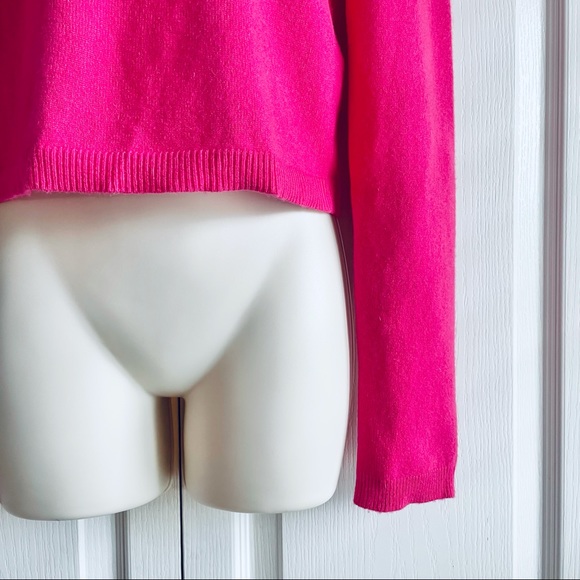 Alice + Olivia Ciara Long-Sleeve Cropped Sweater - Picture 4 of 8